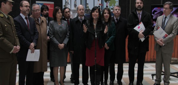 Punto de prensa ministra Paola Tapia junto a ministros que elaborarán nueva política nacional de seguridad vial