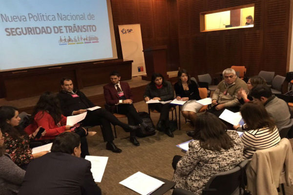 Grupo de trabajo en workshop para elaborar la Política Nacional de Seguridad Vial
